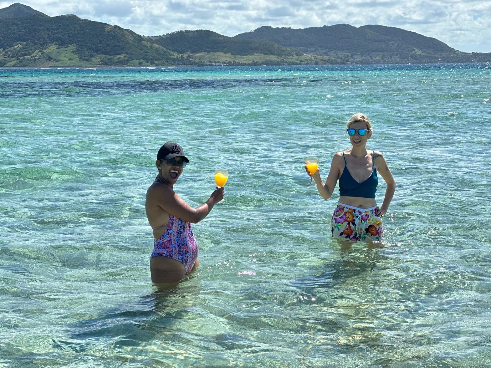 Apéritif dans la lagune turquoise
