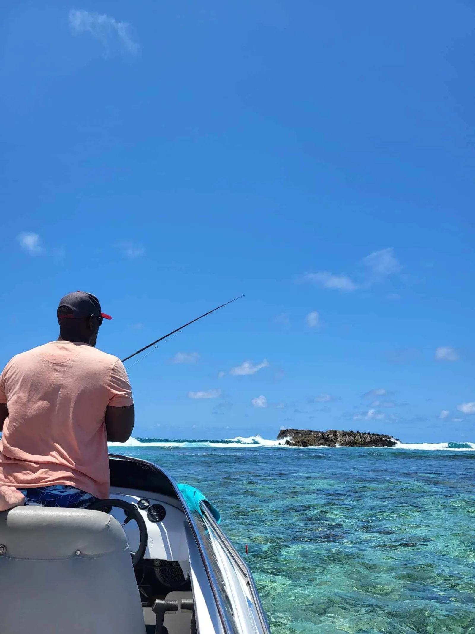 Pêche au bord du récif depuis le speedboat