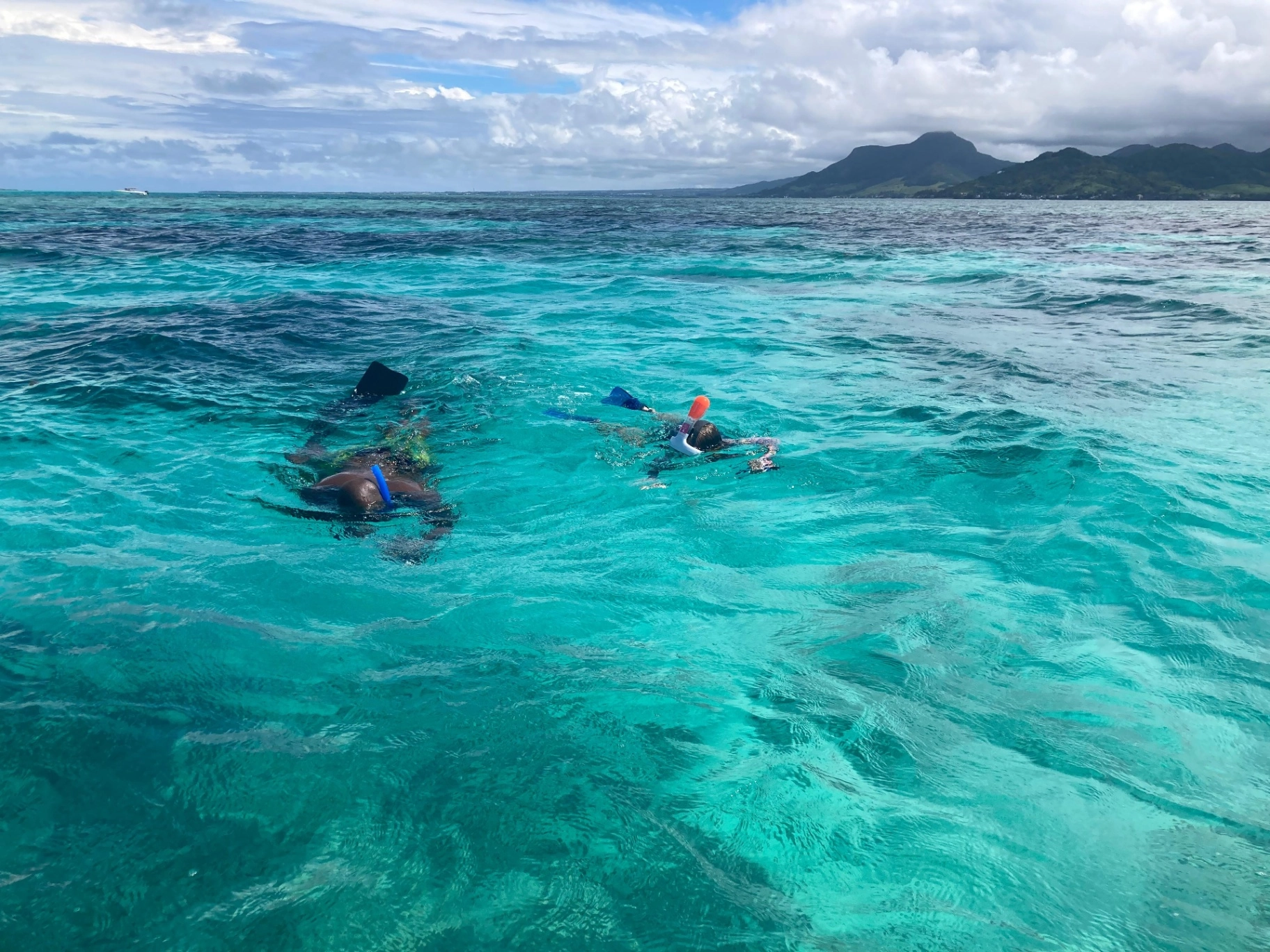 Snorkeling dans les eaux cristallines de l'île Maurice